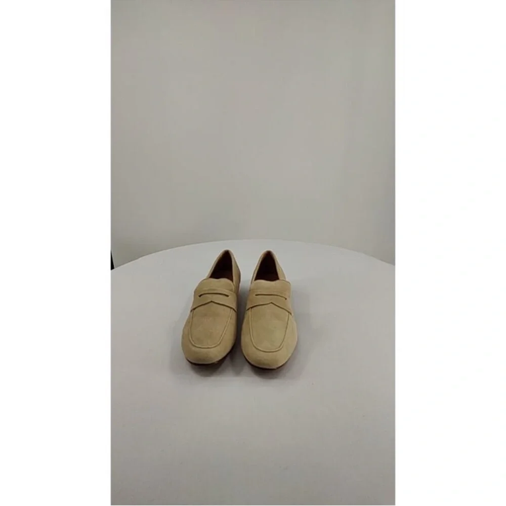 Quince Women Italian Suede Penny Loafer Almond 9, NEW in BOX !! Retails $84 - Picture 2 of 6